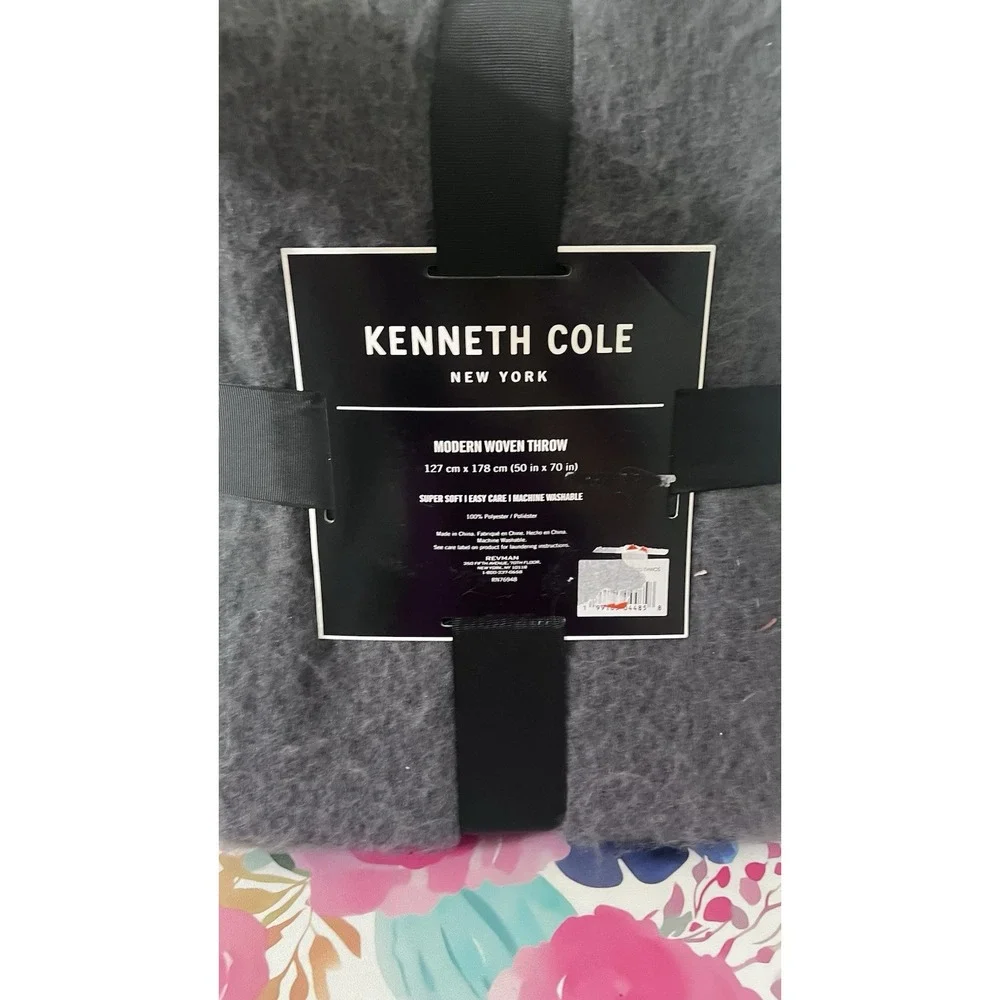 Kenneth Cole New York Modern Wovan Throw
